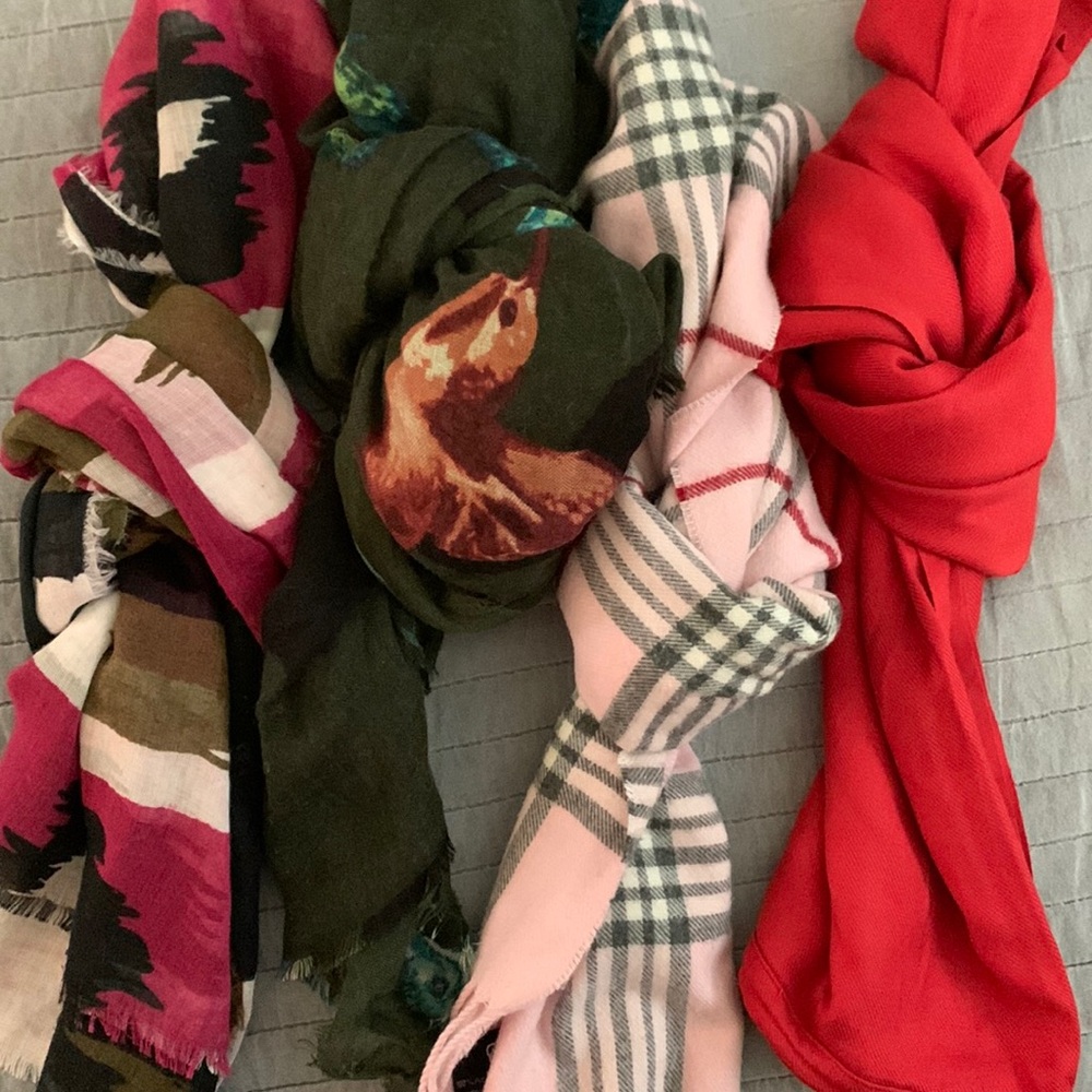 4 mixed color scarves-